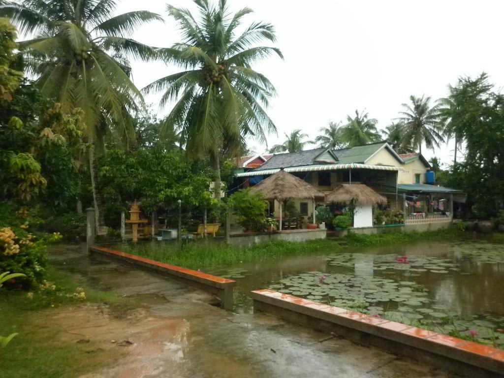Meas Family Homestay Angk Ta Saom Exterior foto