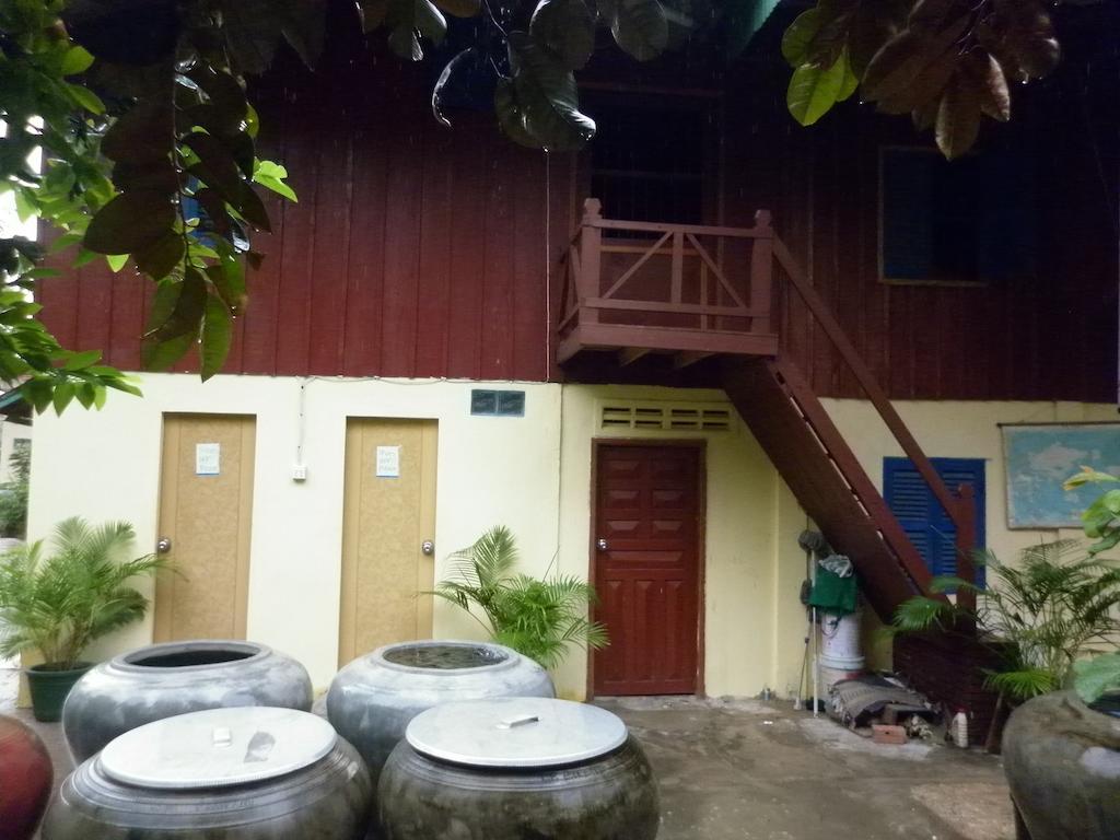 Meas Family Homestay Angk Ta Saom Exterior foto