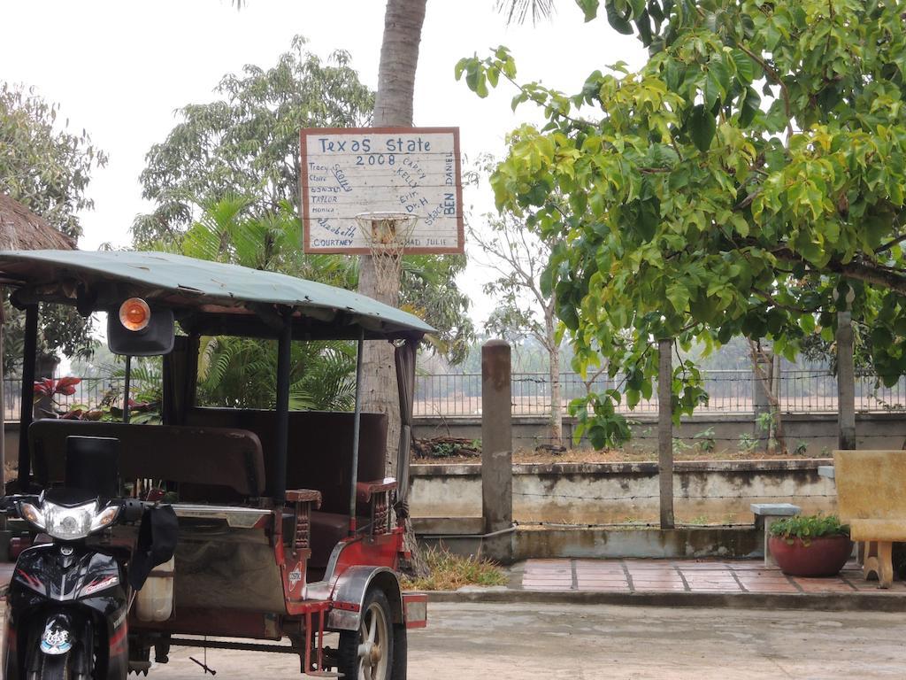 Meas Family Homestay Angk Ta Saom Exterior foto